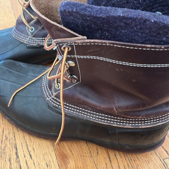 L.L. Bean Men's Dark Brown Maine hunting boot. Size 13 - Picture 2 of 8